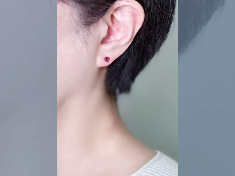 6mm ロードライトガーネット ハート ピアス 「トリア」 PT900